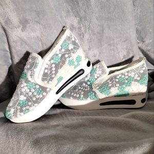 💥REDUCED!! Embroidery Mesh Fashion Sneakers